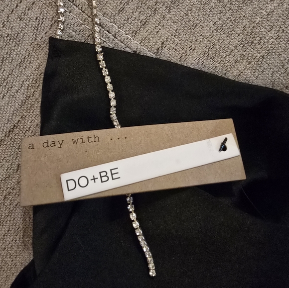 Do+Be Cowl Neck with Rhinestone Straps, Satin Rich Black Top Sz Small - Picture 6 of 7